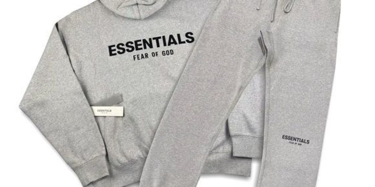 Why the Essential Hoodie Is the Ultimate Streetwear Piece
