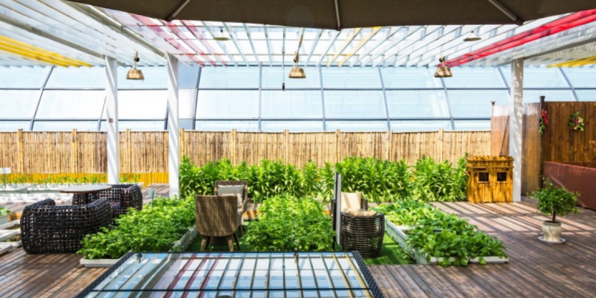 Why a Lattice Patio Cover Works: Light, Shade, and Style