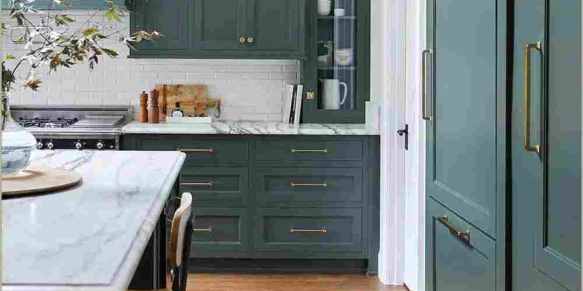 5 Trending Kitchen Cabinet Colors Designers Recommend in 2025