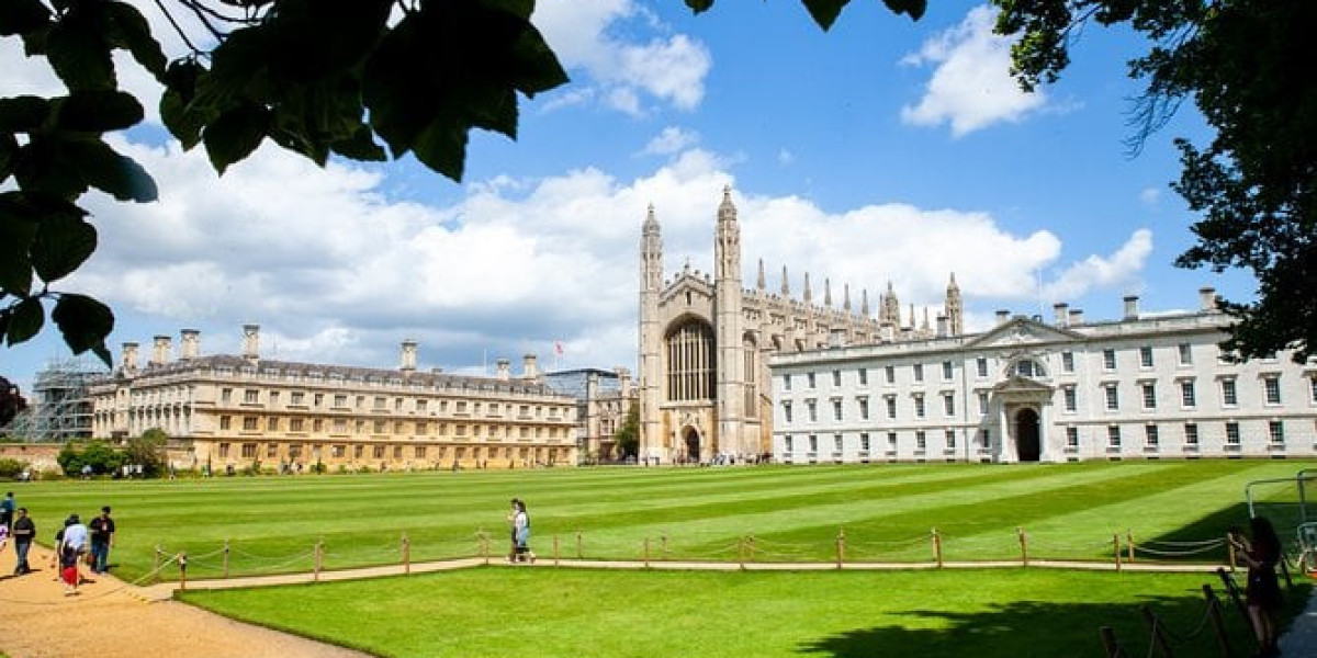 Cambridge Landmarks from the Bus – A Visual Journey