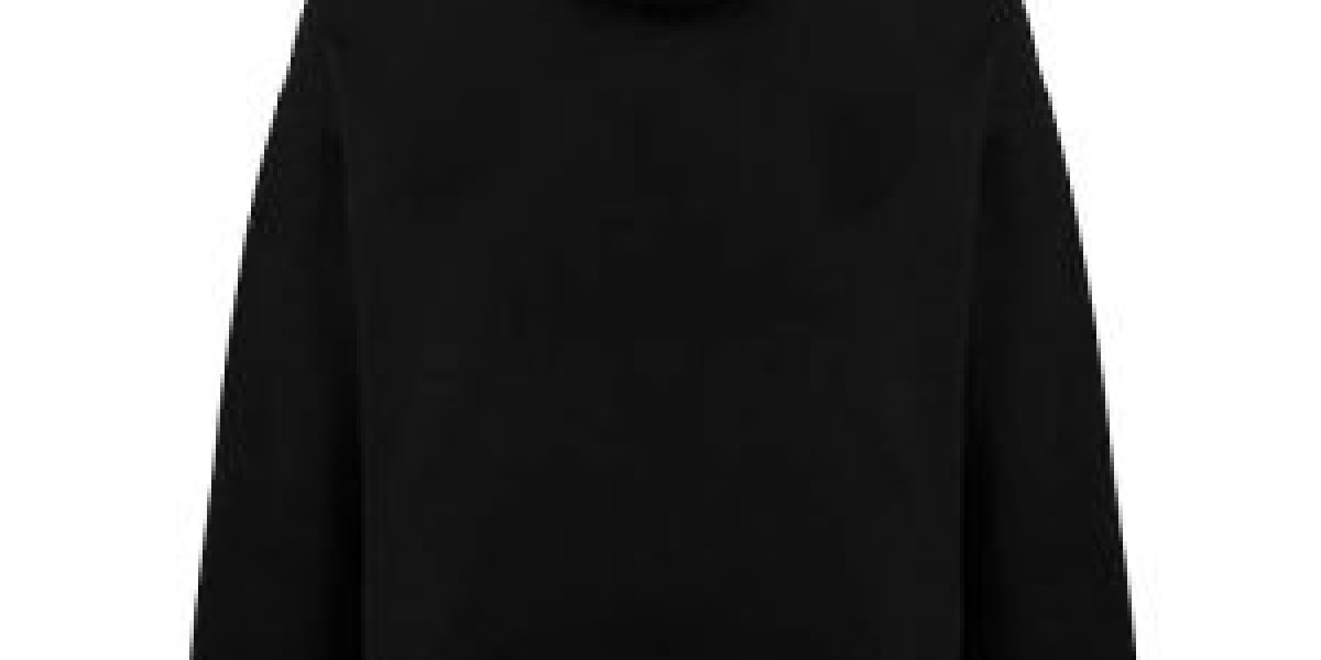 Essential Hoodie – Soft, Stylish & Perfect for Everyday Comfort
