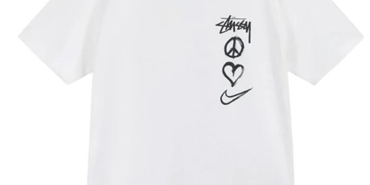 Stussy Basichoodie for cold weather
