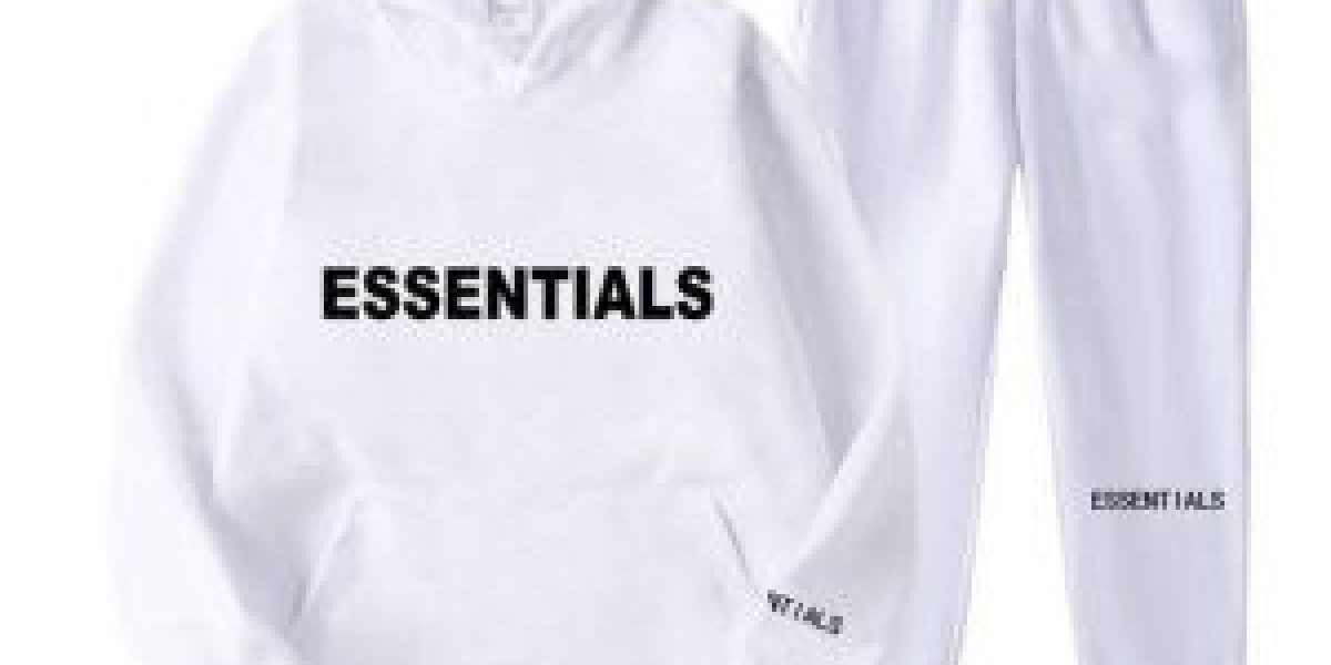 Essentials Hoodie – Clean Design for Daily Comfort