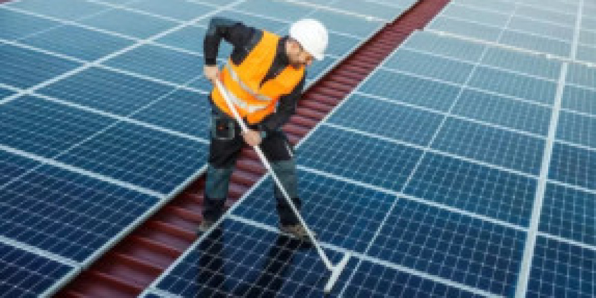 Professional Solar Panel Cleaning Services – Maximize Energy Efficiency