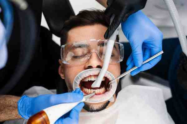 emergency dentist in Corby