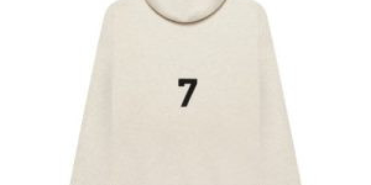 Essential Hoodie – Effortless Style Starts Here
