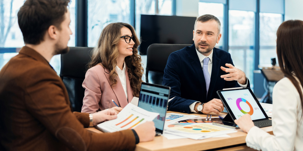 How Business Simulation Games Strengthen Business Communication Strategies